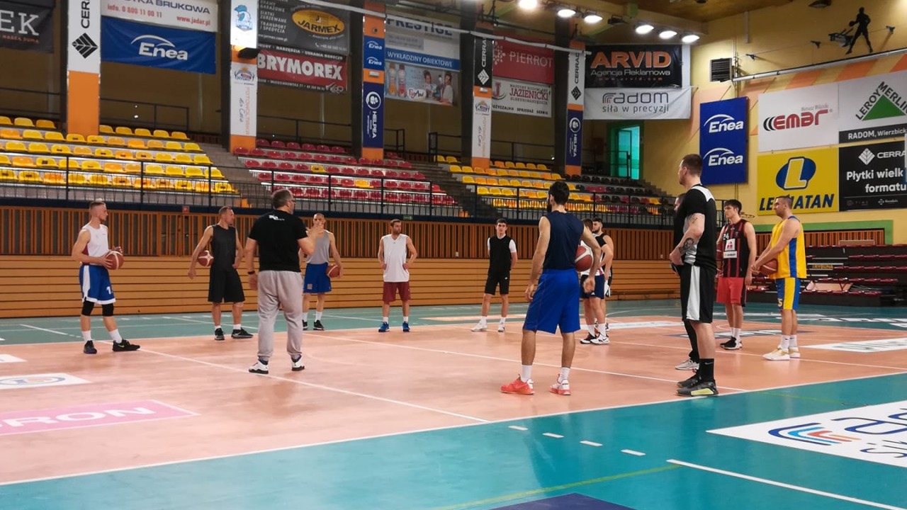 Tur Basket Bielsk Podlaski trenuje przed meczem z Żubrami Białystok [fot. fb.com/turbasket]