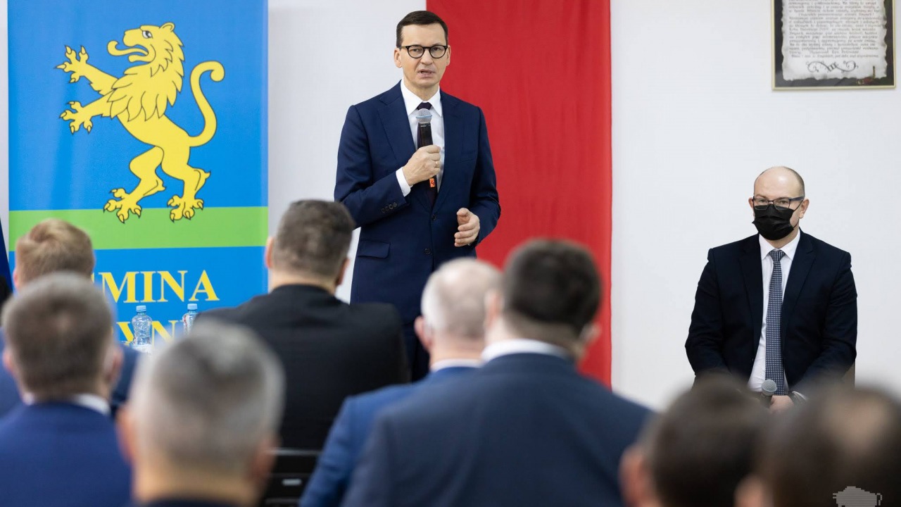 Premier Mateusz Morawiecki na spotkaniu z samorządowcami w Krynkach [fot. M. Duchnowski UMWP