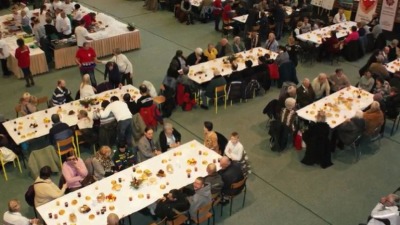 Przygotowują posiłki dla potrzebujących. Potrzebują pomocy