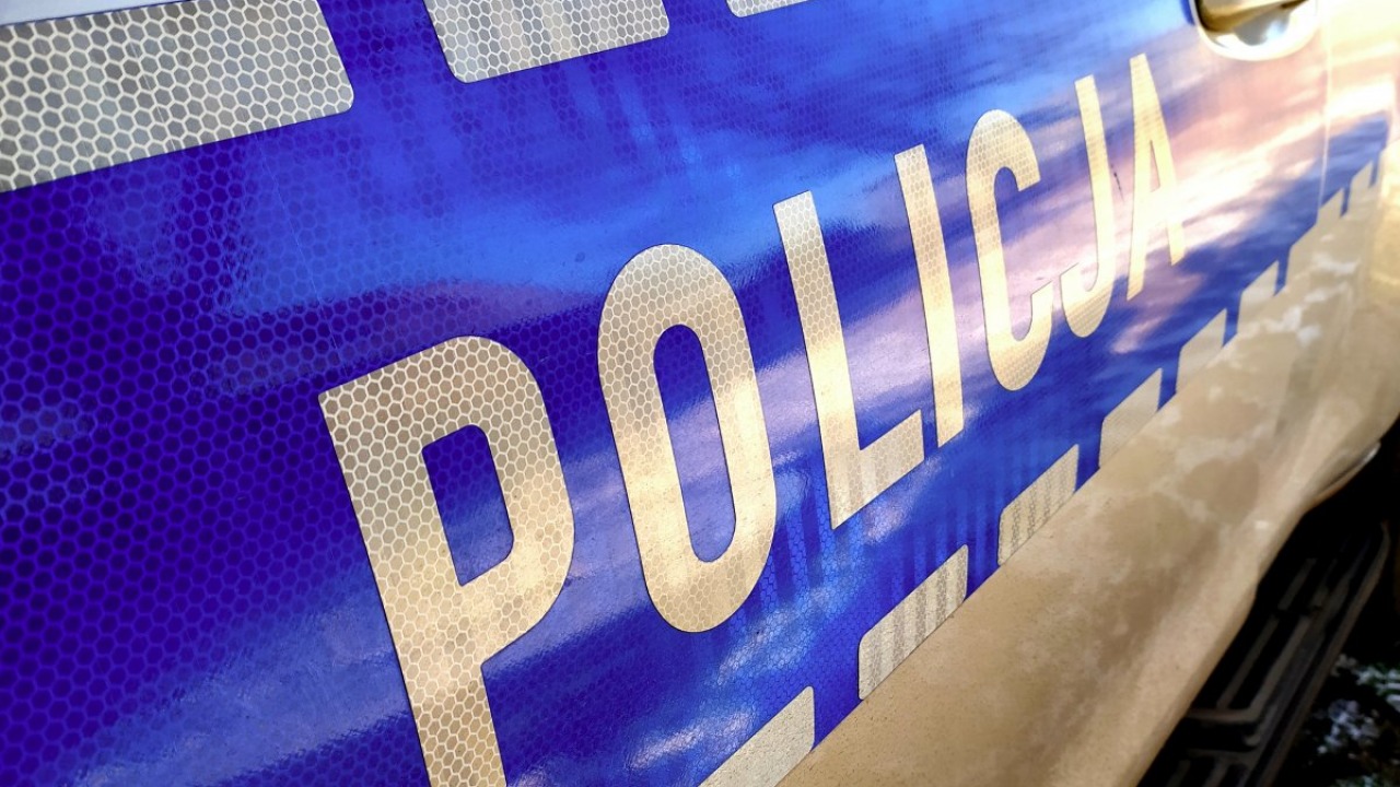 Od wychłodzenia dwóch mężczyzn uratowali podlascy policjanci [fot. podlaska.policja.gov.pl]