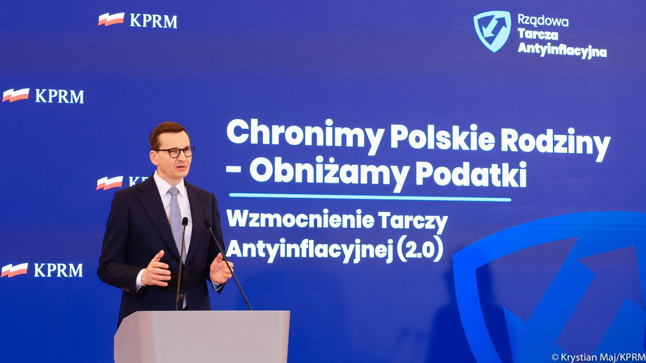 Rząd Mateusza Morawieckiego przyjął kolejne rozwiązania mające zahamować inflację [fot. twitter.com/PremierRP]