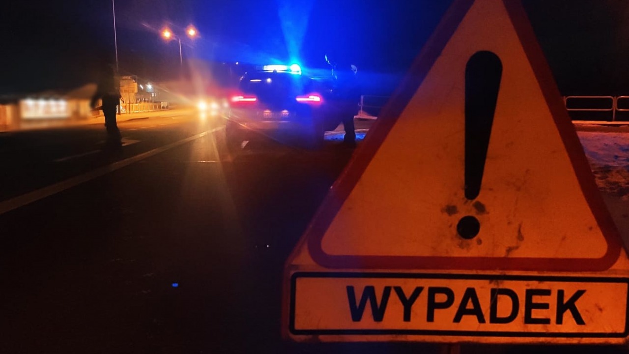 Wieczorny wypadek w okolicy Jabłonki Kościelnej na DK66 [fot. podlaska policja]