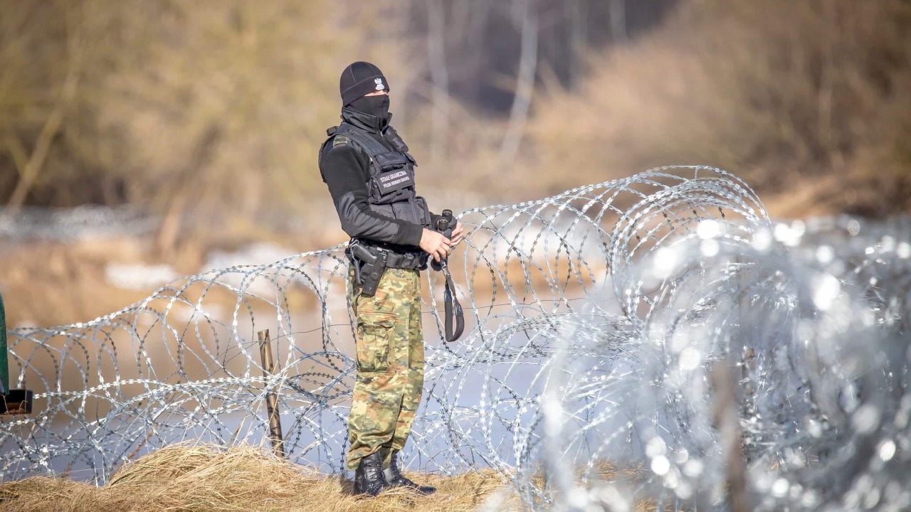 Na terytorium Polski próbowało nielegalnie przedostać się 13 osób [fot. twitter.com/Straz_Graniczna]