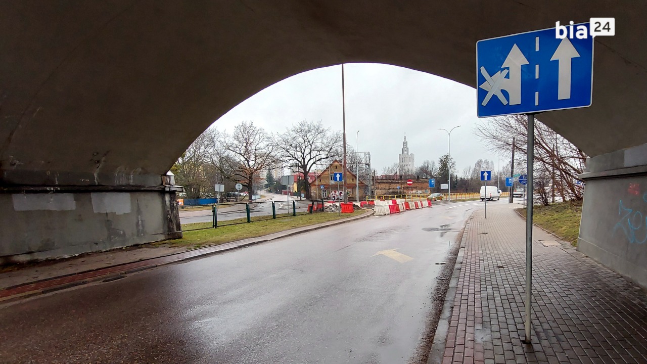 Skręt w ul. Białostoczek blokują zapory [fot. Bia24]
