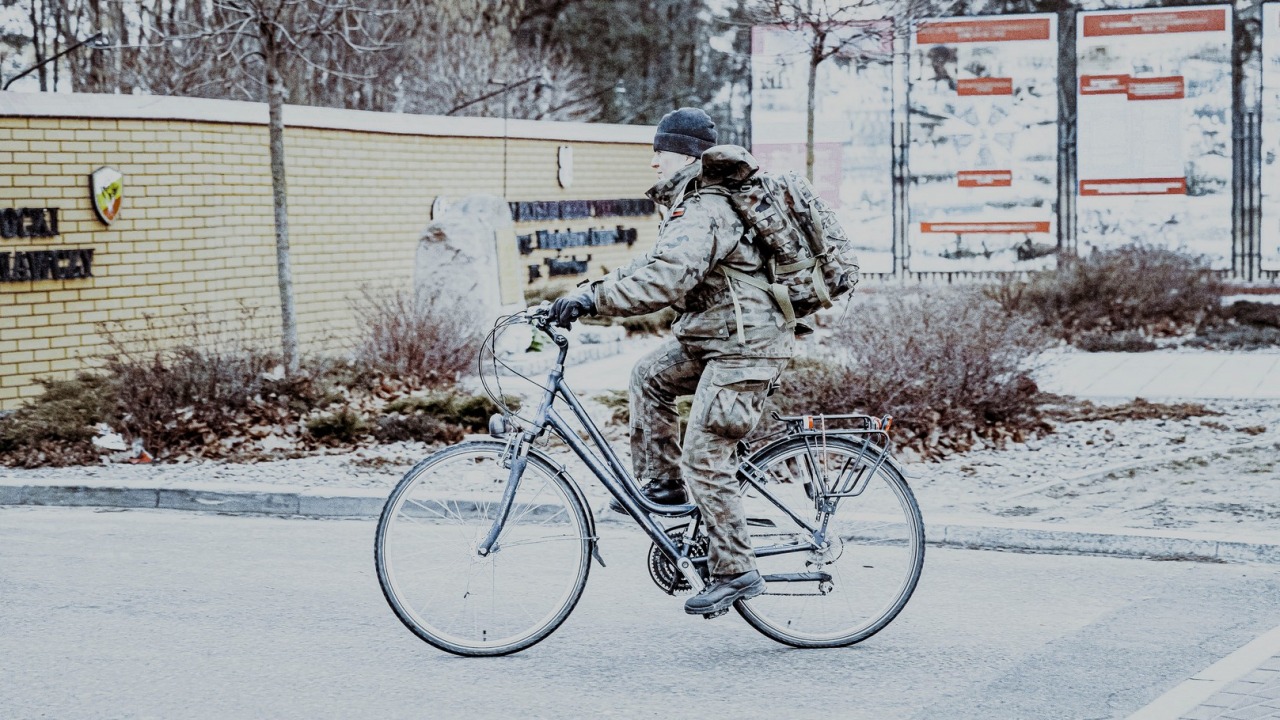 Białystok. Odpowiedź na wezwanie do służby w 1 PBOT - byle zdążyć na czas [fot. WOT]