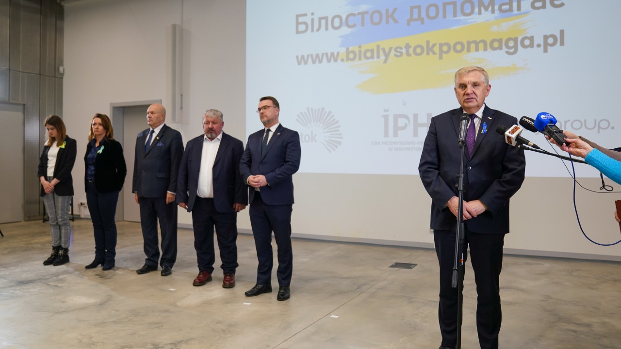 Konferencja prasowa w sprawie strony bialystokpomaga.pl /for. D. Gromadzki UM Białystok]