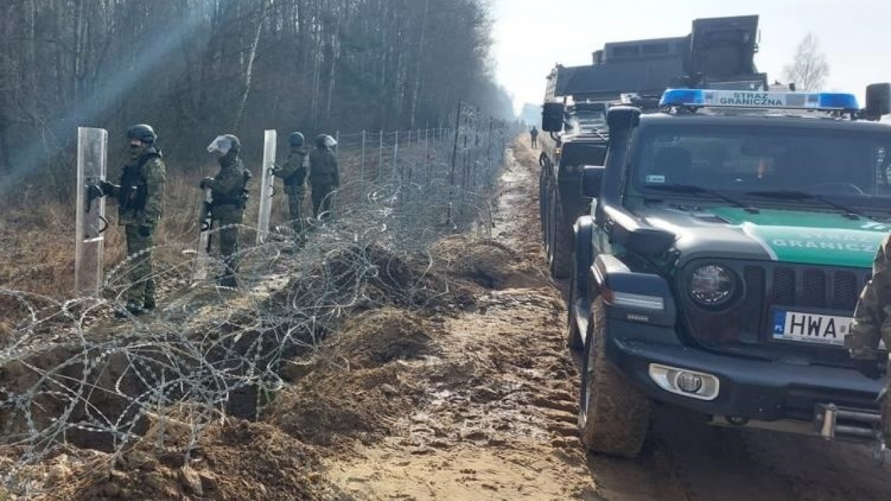 Minionej doby 20 osób próbowało nielegalnie przekroczyć polsko-białoruską granicę [fot. twitter.com/Straz_Graniczna]
