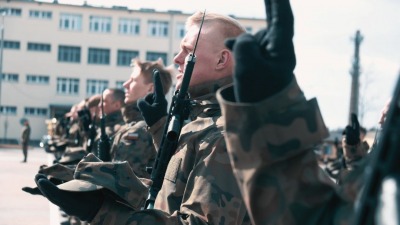 FOTO. 48 nowych obrońców Ojczyzny – terytorialsi złożyli przysięgę wojskową 
