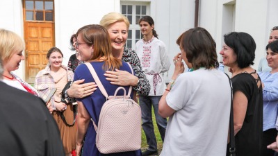 Pierwsza Dama wśród uchodźców z&nbsp;Ukrainy w&nbsp;Supraślu
