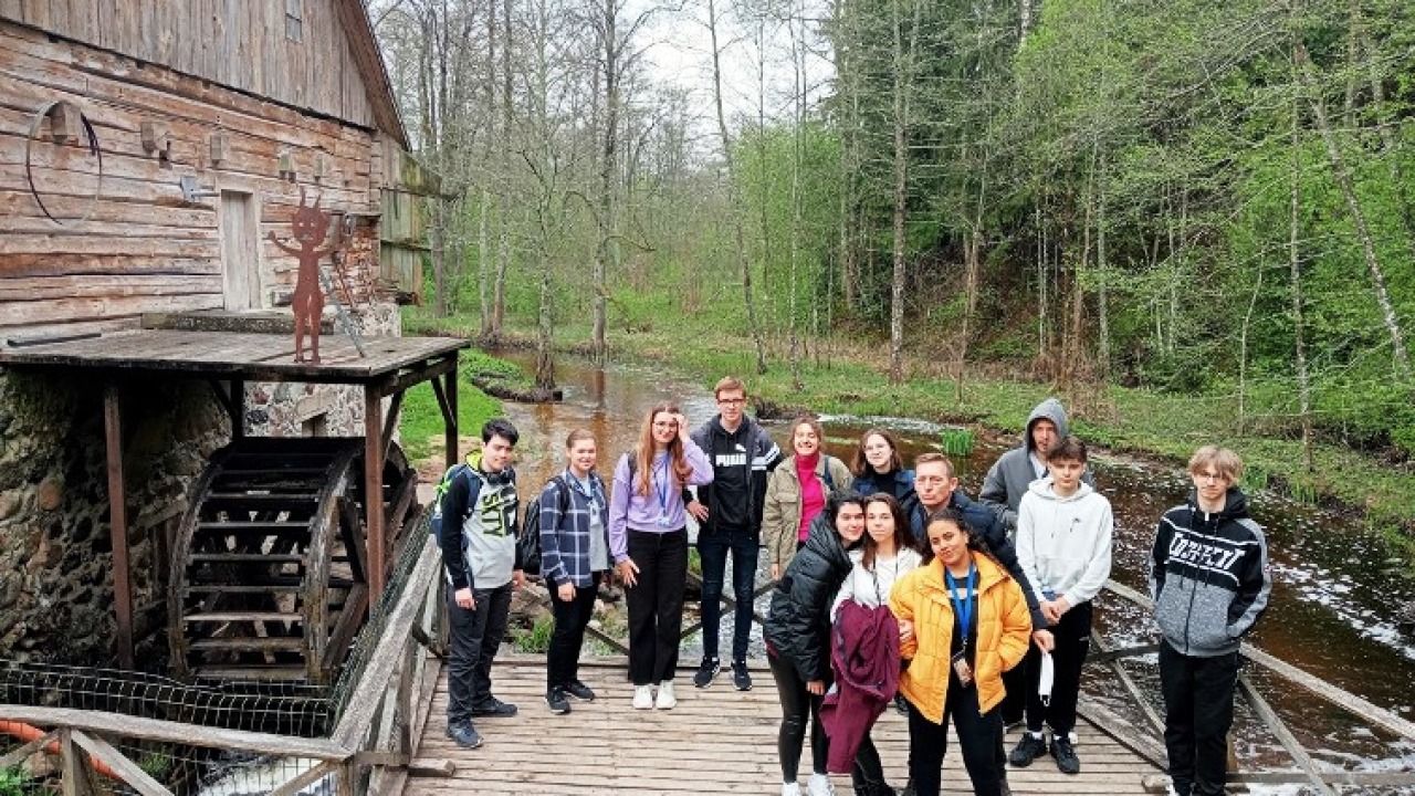 Uczniowie ZSS Fundacji Edukacji "Fabryczna 10" na Litwie  