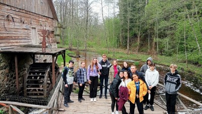 Białostoccy uczniowie poszerzają horyzonty i&nbsp;przekraczają granice. Dzięki unijnym projektom