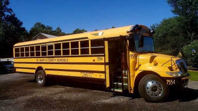Uczniowie kupili kultowy amerykański autobus