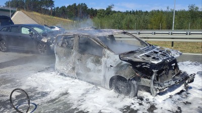 Tragedia na&nbsp;S8. Spłonął samochód, nie&nbsp;żyje kobieta