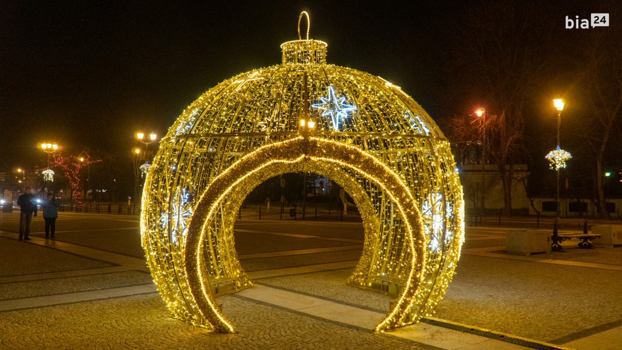 Bożonarodzeniowe ozdoby w centrum Białegostoku [fot. archiwum Bia24]