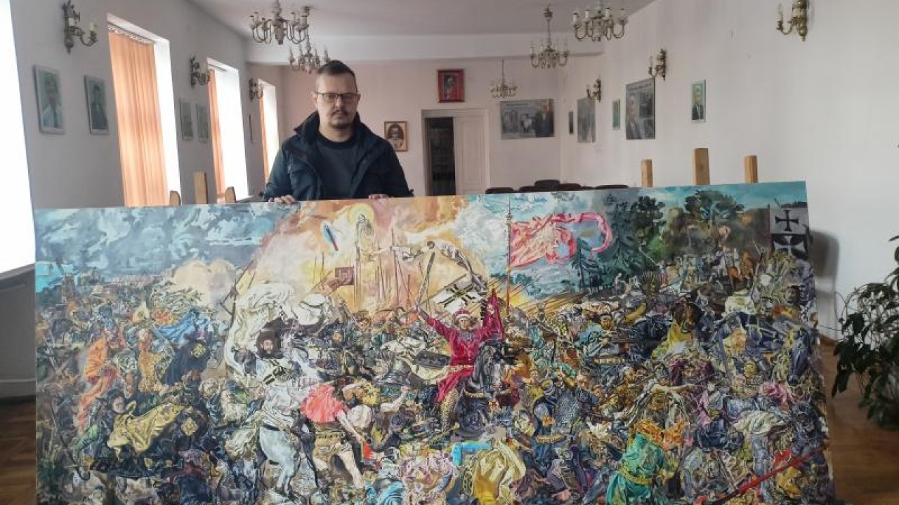 Tomasz Balicki ukończył podlaską kopię "Bitwy pod Grunwaldem" [fot. Muzeum Ziemi Sejneńskiej]