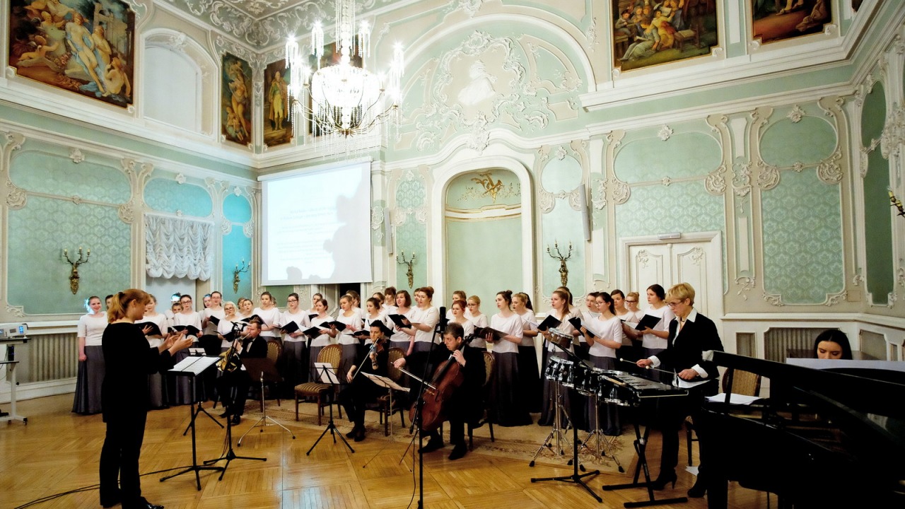 Zdj. archiwalne - Koncert z okazji Jubileuszu 10-lecia Międzyszkolnego Chóru Żeńskiego [fot. UM Białystok]