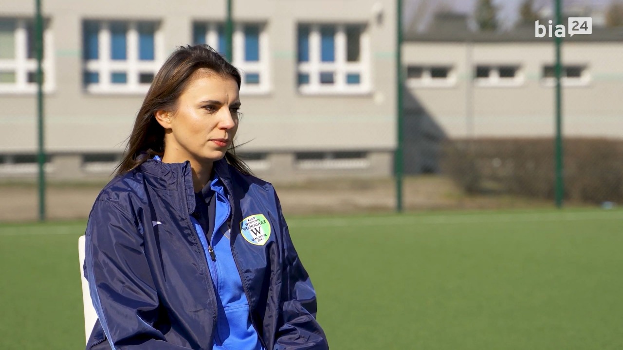 VIDEO. "Czuję się naturalnie na&nbsp;boisku". Arbiter i&nbsp;trener - Ewelina Fiodorczuk-Sipko