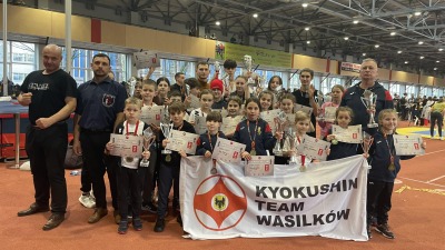 Wasilków. Młodzi medaliści szczęśliwi wracają z&nbsp;Litwy