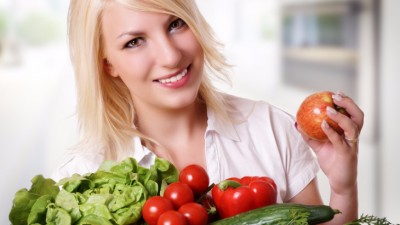 Wiosenna dieta. 6 zasad, które pomogą w&nbsp;walce z&nbsp;zimowym sadełkiem