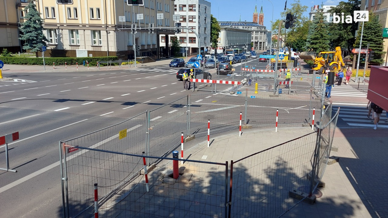 Prace na skrzyżowaniu ulic Legionowej i M. Skłodowskiej-Curie [fot. Bia24] 
