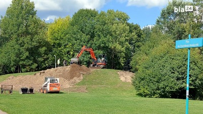 Wykopy w&nbsp;Parku Centralnym w&nbsp;poszukiwaniu śladów żydowskiego cmentarza 