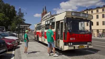 Bezpłatne przejazdy zabytkowym autobusem z&nbsp;przewodnikiem