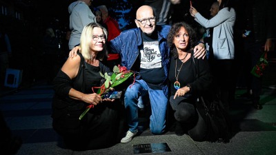 Na Alei Bluesa odsłonięto nowe tabliczki