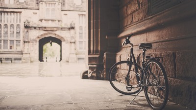 KALENDARIUM. 24 października - wtorek pędzi rowerem