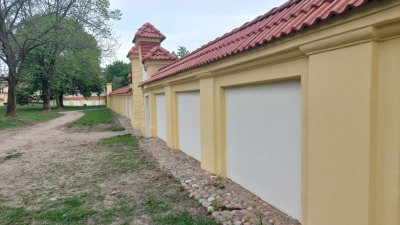 Trwa remont ogrodzenia pałacu Branickich