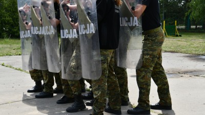 Policjanci szkolą żołnierzy i&nbsp;strażników granicznych