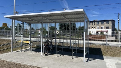 Nowe stojaki rowerowe na&nbsp;stacjach PKP i&nbsp;przystankach