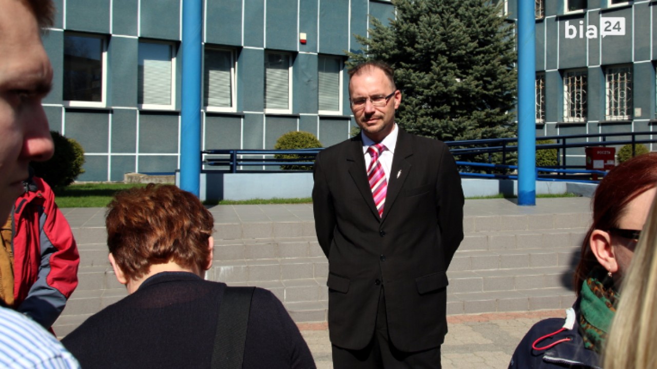 Radny Dariusz Wasilewski podczas konferencji prasowej /fot. H. Korzenny/