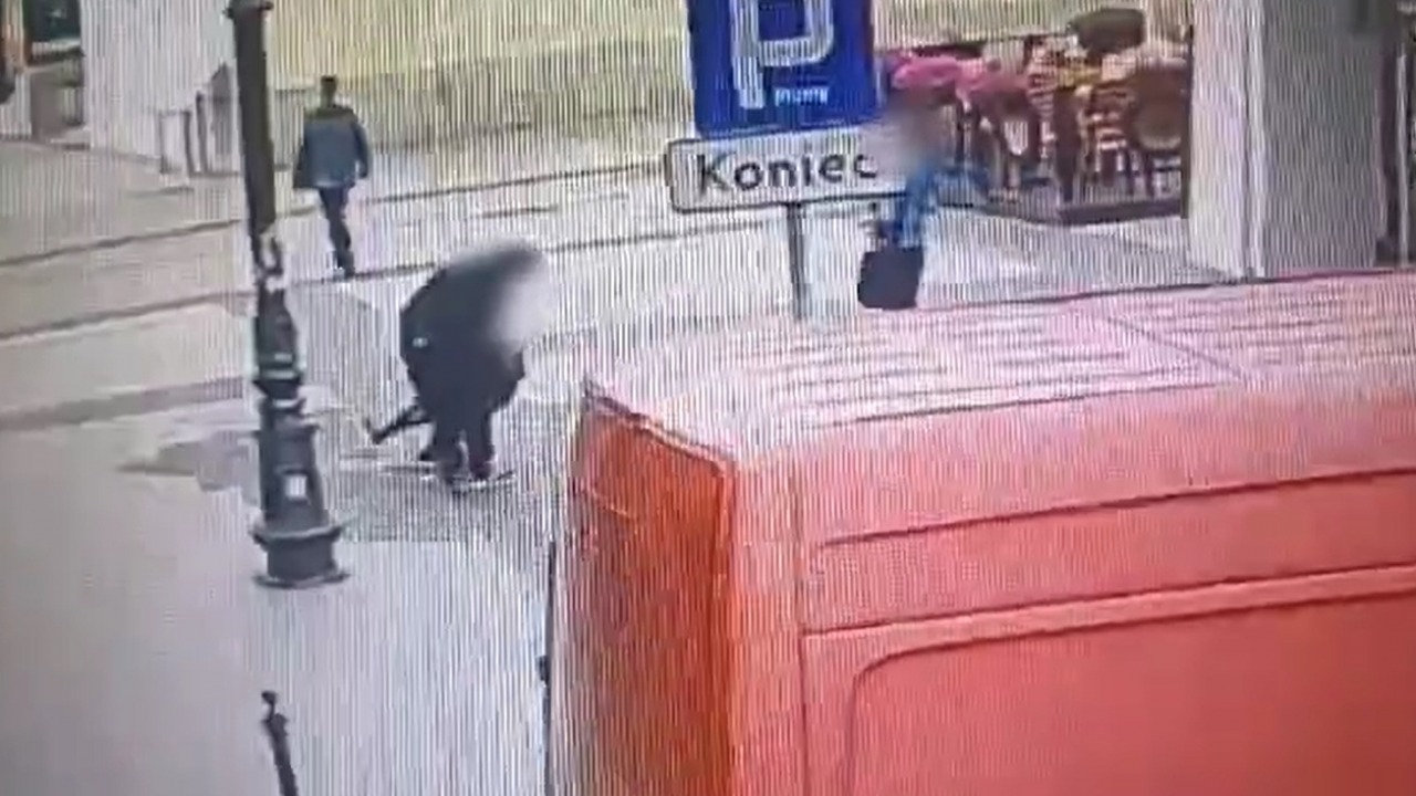 [fot. screen z nagrania monitoringu udsotępnionego przez Podlaską Policję]