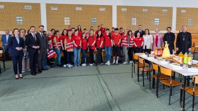 Śniadanie wielkanocne dla samotnych, ubogich i&nbsp;bezdomnych w&nbsp;Białymstoku