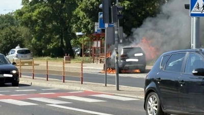 Pożar samochodu na&nbsp;rogu Waszyngtona i&nbsp;Kaczorowskiego w&nbsp;Białymstoku