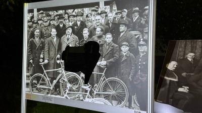 Zniszczyli wystawę o&nbsp;Jagiellonii. Wpadli w&nbsp;centrum miasta