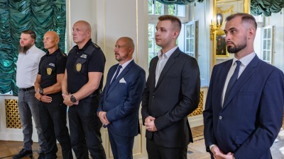 Pomogli krwawiącemu mężczyźnie w&nbsp;centrum miasta