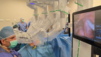 Pierwsze operacje z robotem da Vinci w USK