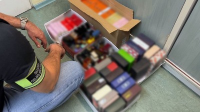 Blisko 1000 sztuk podróbek na bazarze. Wartość oryginalnego towaru to ponad 1 mln zł