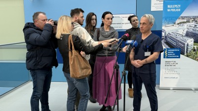 Lekarze przeprowadzają więcej przeszczepów nerek