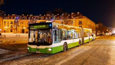 Ogrzewalnia w&nbsp;autobusie na&nbsp;rynku – na&nbsp;miejscu kawa, herbata i&nbsp;koce