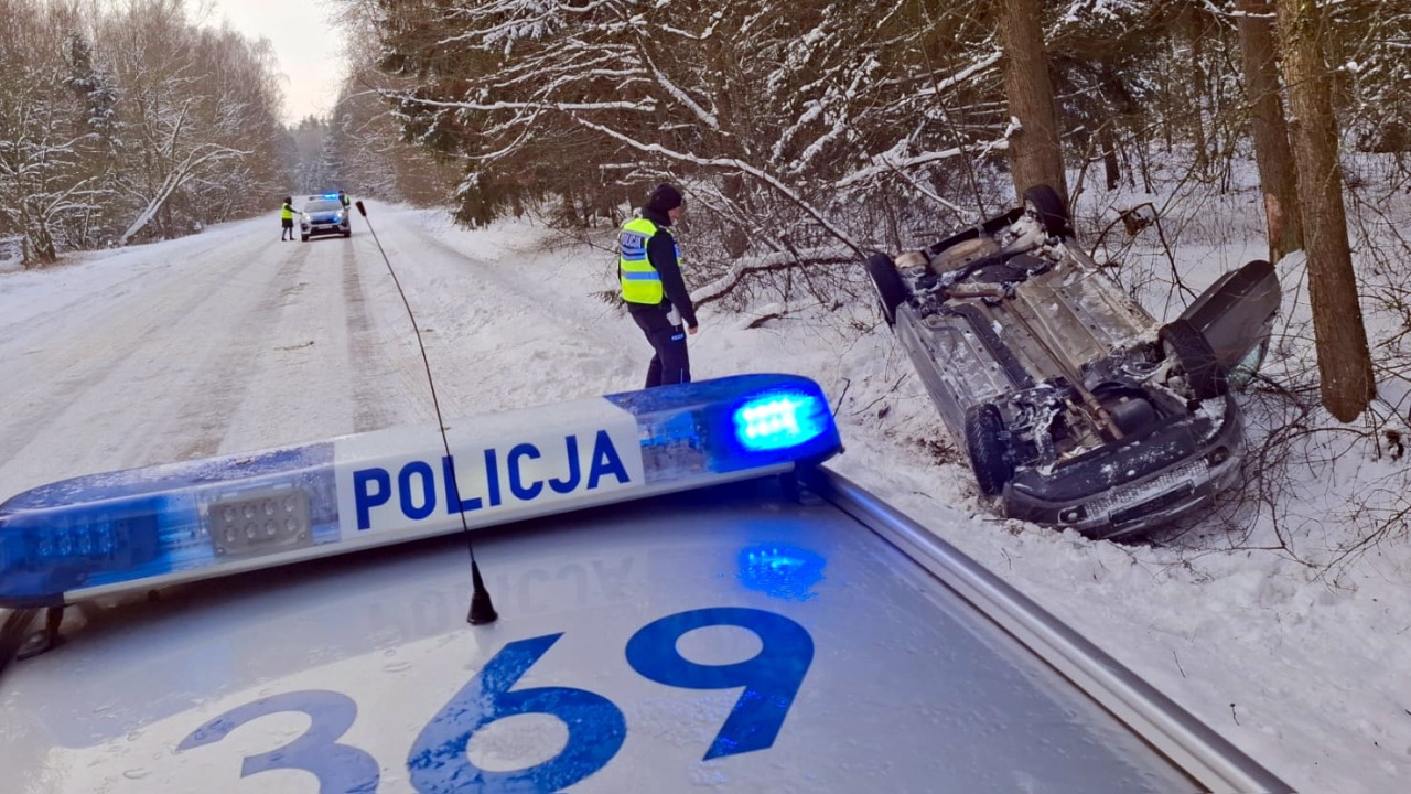 Na śliskiej drodze [fot. KPP Bielsk Podlaski]
