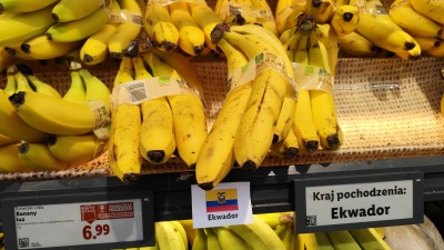 Zmiany w&nbsp;sklepach. Flaga przy warzywach i&nbsp;owocach