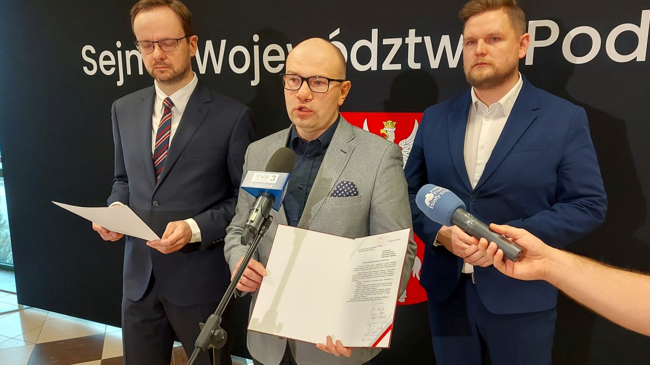 Konferencja prasowa radnych wojewódzkich PiS [fot. Bia24]