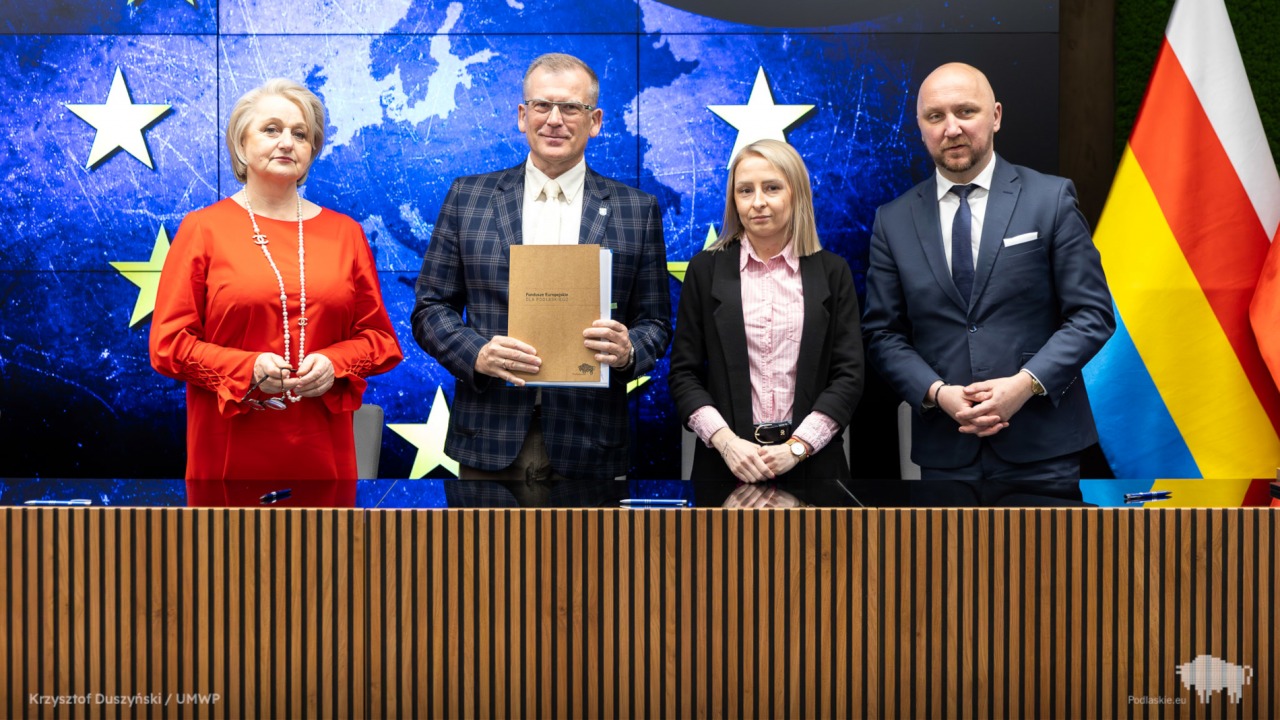 Umowa na dofinansowanie wyposażenia przedszkola w Michałowie [fot. K. Duszyński / UMWP]