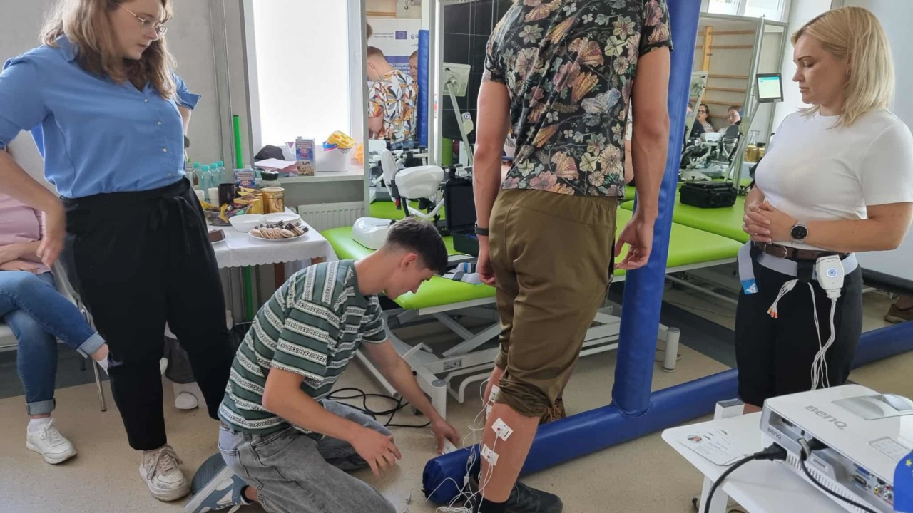 Zabiegi rehabilitacyjne w szpitalu w Łapach [fot. Powiat Białostocki]