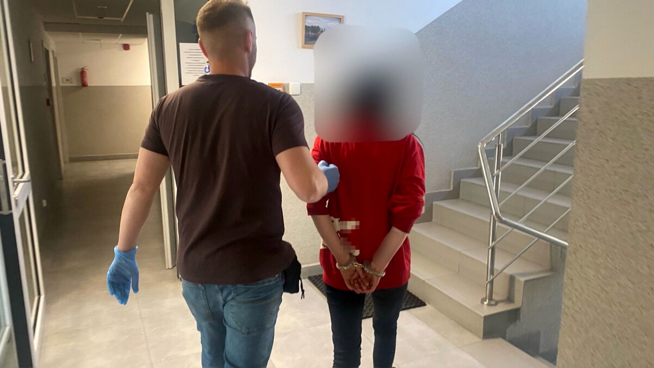 Zatrzymana podejrzewana o kradzieże w piwnicach [fot. podlaska policja]