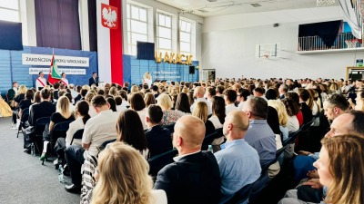 Szkolne dzwonki umilkły. Rozpoczęły się wakacje 2026