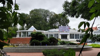 Francuski wieczór w&nbsp;Spodkach PIK. Muzyka, pantomima i&nbsp;klimat paryskich uliczek w&nbsp;centrum Białegostoku