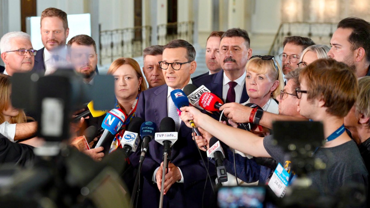 Konferencja prasowa Mateusza Morawieckiego i posłów nowego klubu parlamentarnego w Sejmie 29.07.2026 [fot. z postu M. Morawieckiego na Facebooku]